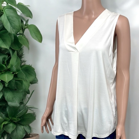 Anne Klein Harmony Pleat Neck Shell Top - Picture 14 of 16